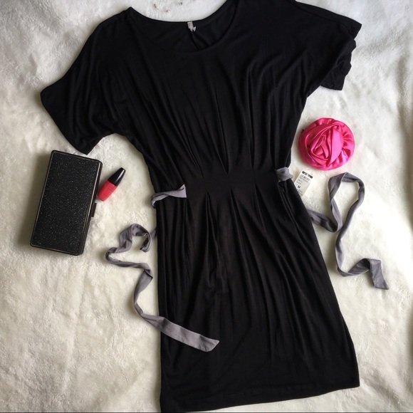 Dresses & Skirts - Short Sleeve Shift Dress with Ties